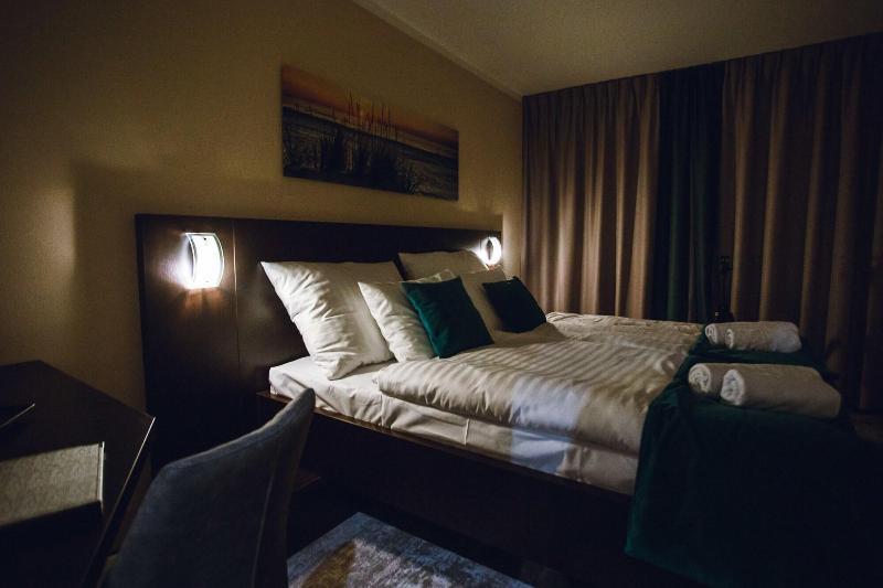 Hotel Crystal Кошице Экстерьер фото