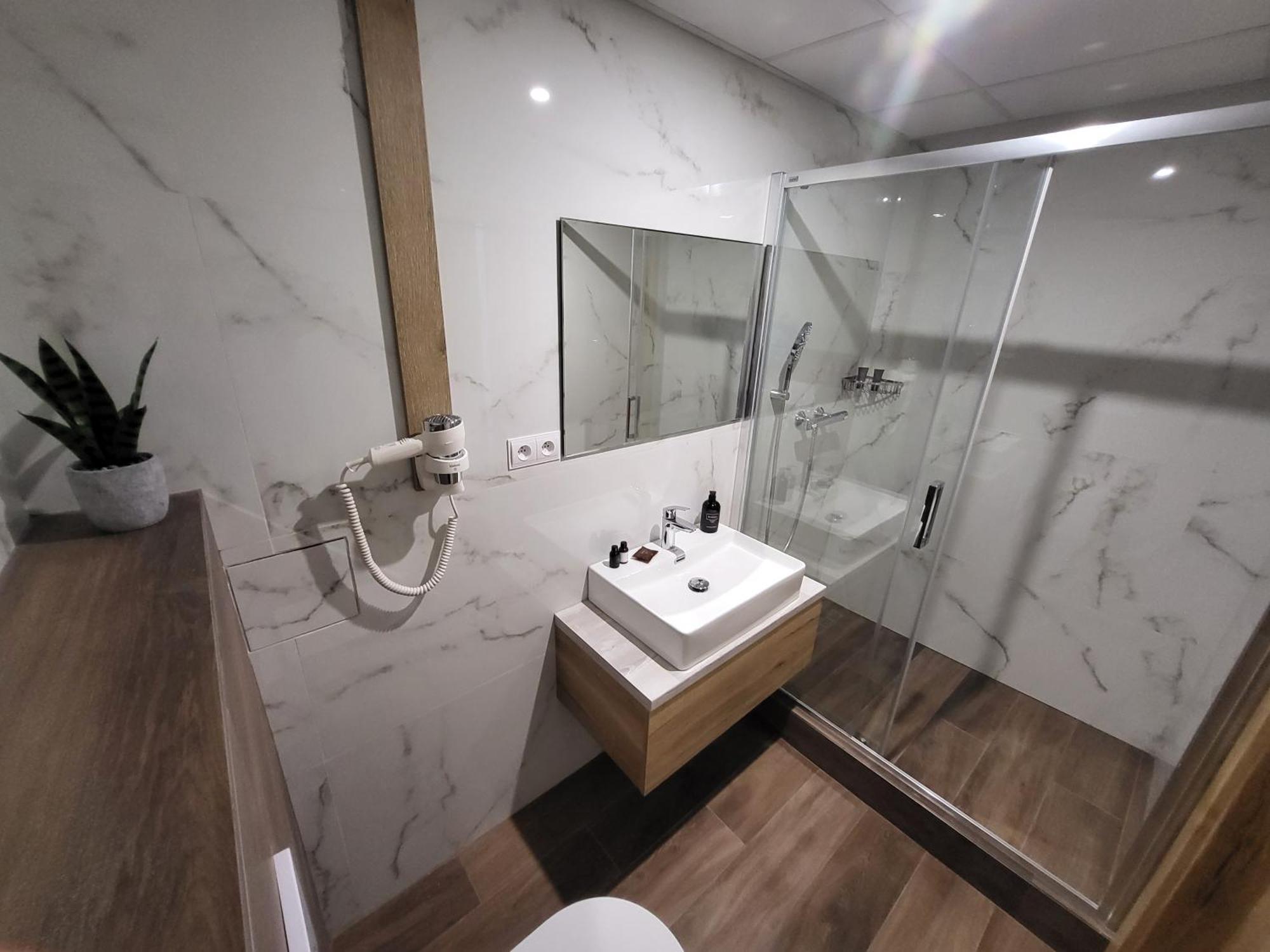 Hotel Crystal Кошице Экстерьер фото