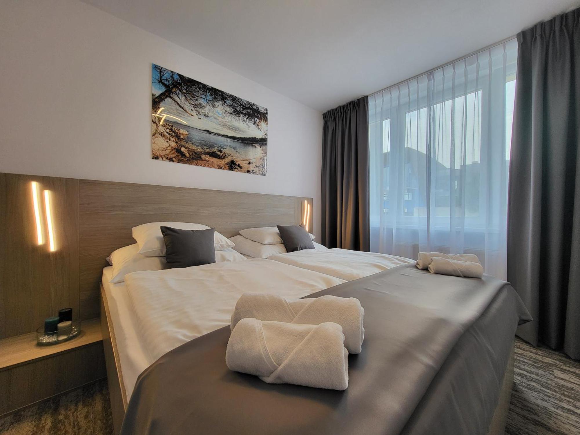Hotel Crystal Кошице Экстерьер фото