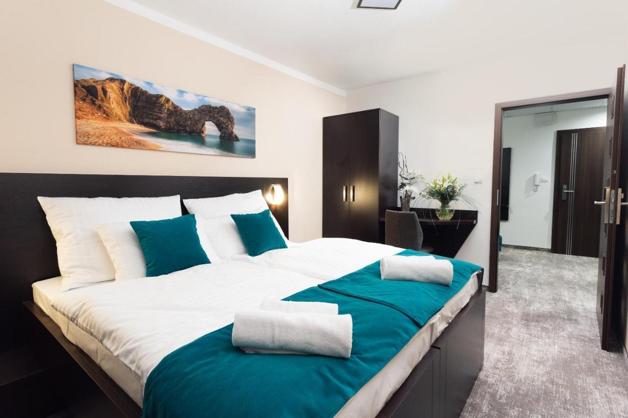 Hotel Crystal Кошице Экстерьер фото